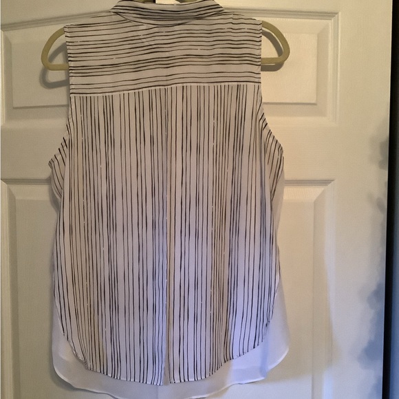 White blouse with black stripes - Picture 3 of 4